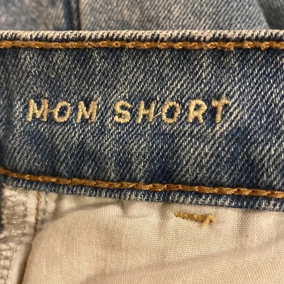 American Eagle Mom Short - Picture 4 of 5